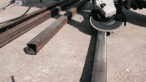 Finishing work the rust and the oxidisation off Video stock 139895896