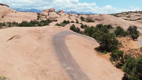 Fins and Things ATV Trail | Moab Utah Off Road Flyover 库存影片 331495038