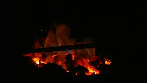 Fire and sparks in the forge red Vidéo 98256087