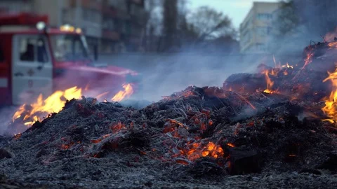 Fire on the background of the fire truck Видео 106264631