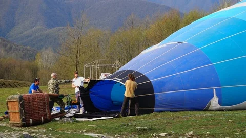 Fire balloon preparation Video stock 106989072