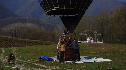 Fire balloon preparation Video stock 106989290