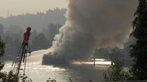 Fire on barge. Smoke on the water. 스톡 동영상 93596444