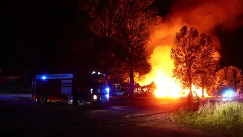 Fire barn 库存影片 165289575
