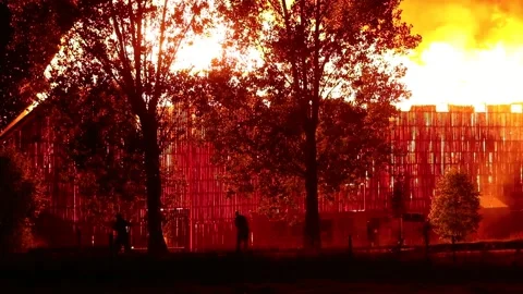 Fire barn 库存影片 165289578