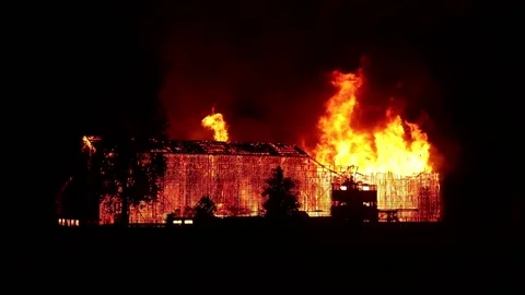 Fire barn 库存影片 165289591