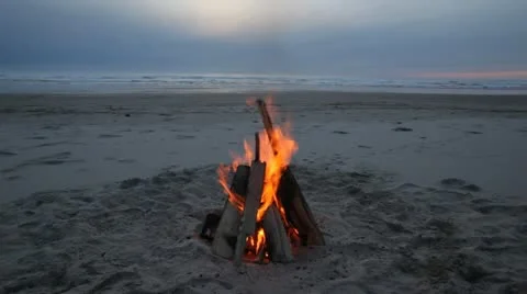Fire on Beach Loop 스톡 동영상 20485325