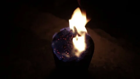 Fire in the bowl. Close-up. Video stock 79700582