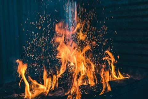 Fire burning on the grill Stock-Fotos