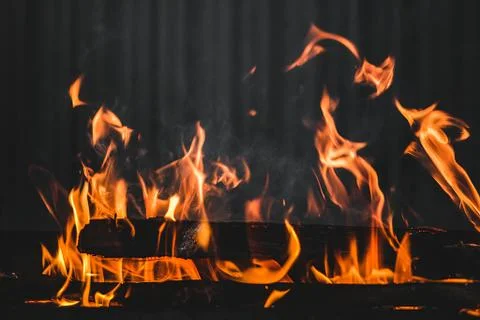 Fire burning on the grill Stock-Fotos