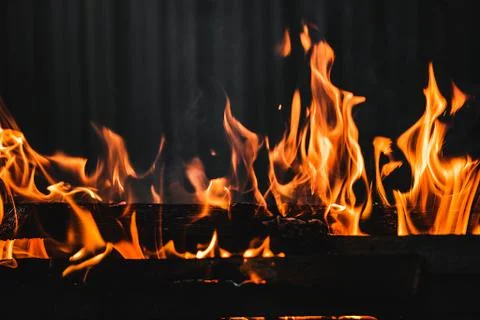 Fire burning on the grill Stock-Fotos