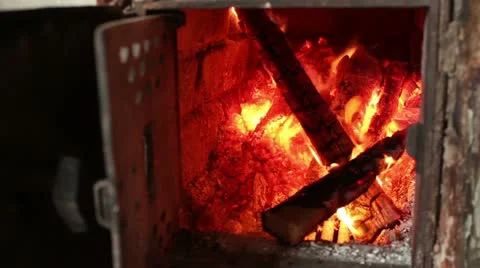 Fire burning at home to make warmth, firewood burning, Video stock 10835530