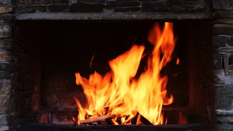Fire burns in the stone oven. Видео 143600747