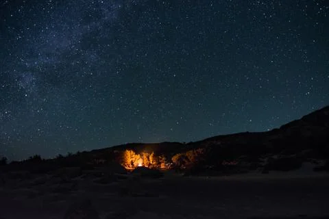 Fire camp at Camping Under the Starry Sky Stock-Fotos