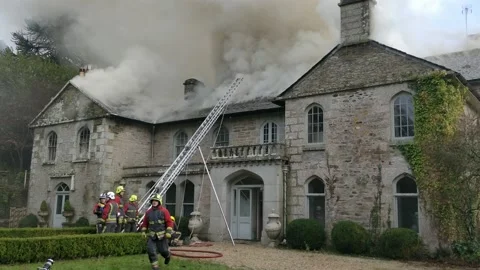 Fire at Castle Lostwithiel in Cornwall, the United Kingdom on 21 December 2019 Stock Footage