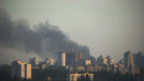 The fire in the city with thick smoke Stock-Footage 111372123