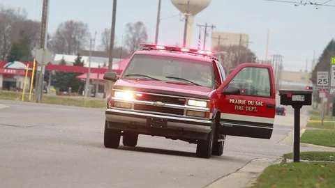 Fire Command Leaving Scene Video stock 74065534