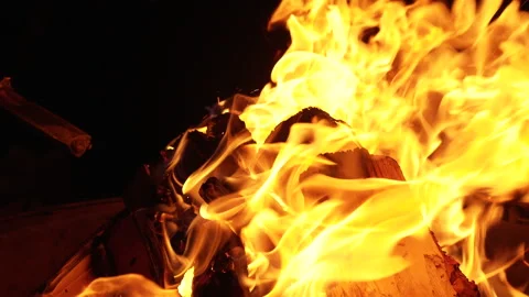 Fire Crackling 動画素材 157610185