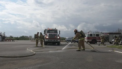 The Fire Department conducted a structural live fire training - 2018 Vídeos de archivo 104784747