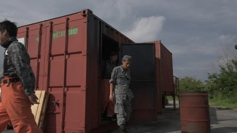 Fire Department conducts structural live fire training with JASDF - 2018 Vídeos de archivo 104784978