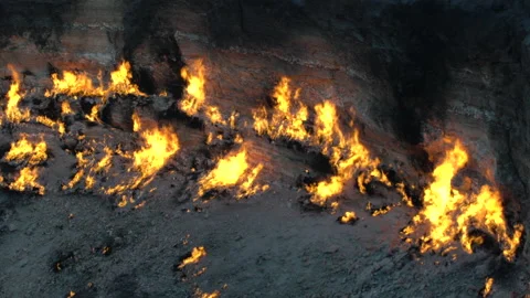 Fire detail of Gate of Hell / Darwaza crater by day, 4K, DNxHR 스톡 동영상 150441702