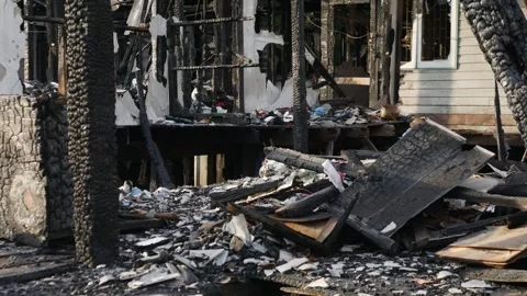 Fire disaster aftermath exterior view of destroyed house Stock-Footage 337291458