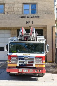 Fire engine with ladder parked outside the first station in Austin, Texas Foto stock