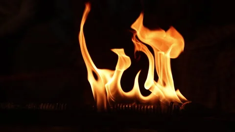 Fire erupts from a damaged gas pipe 스톡 동영상 324520873