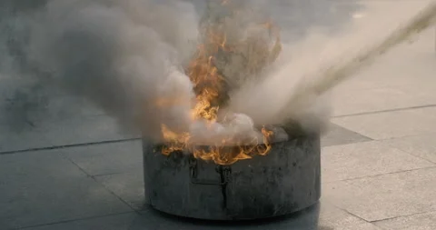 Fire extinguishing course in China Vídeos de archivo 168678426