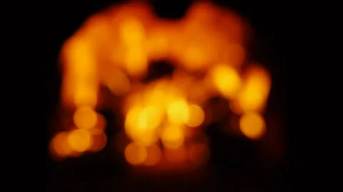 A fire in the fireplace 13 Vídeos de archivo 95998435