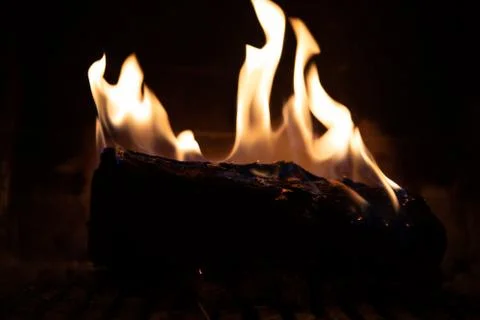 Fire in fireplace figures Foto stock