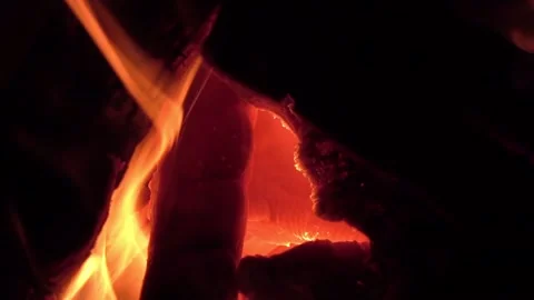 Fire in a fireplace, slow motion 库存影片 134022239
