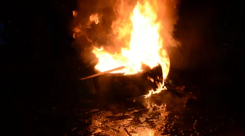 Fire flame, burning wheel closeup, night. Euro maidan meeting in Kiev, Ukraine. Stock Footage 46599101