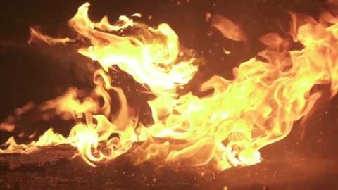 Fire going up, embers coming down - slow motion 動画素材 76800889