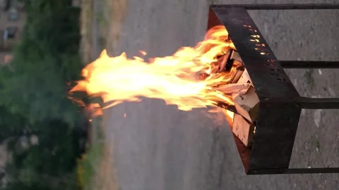 Fire in the grill close up 스톡 동영상 280105660