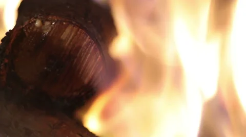 Fire in the grill Видео 49913063