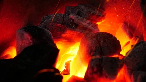 Fire in a hot stove2 Vídeos de archivo 104862612