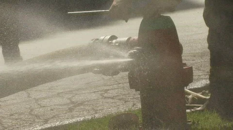 Fire Hydrant Being Closed 스톡 동영상 305247