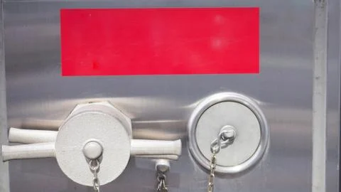 Fire Hydrant Cap and Plug With Chain for emergency fire rescue in japan.. Foto stock