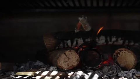 Fire ignition sequence with flames and natural smoke. Vidéo 332373878