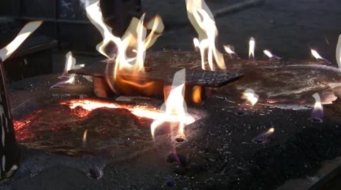 Fire from the melted steel. Vidéo 57095837