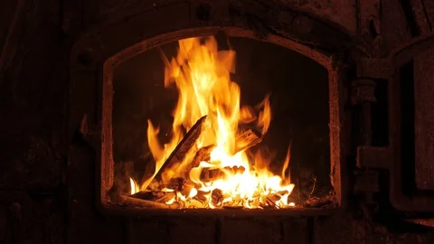 Fire in the old boiler room Vídeos de archivo 128525888