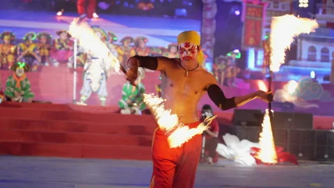 Fire performers Stock Footage 170058576