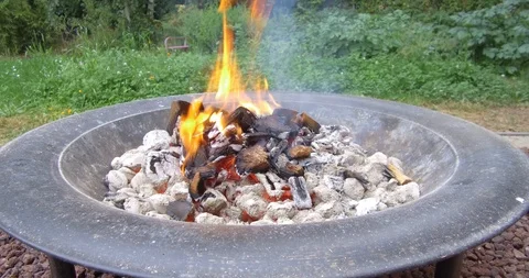 Fire pit on a warm summer evening in Seattle Stock-Footage 91839588