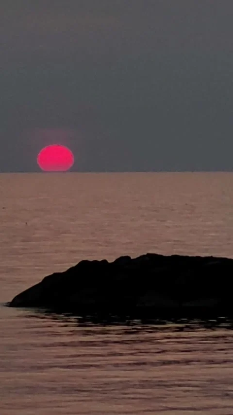 Fire Red Sun Video stock 261499316