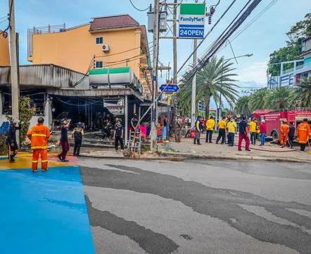 Fire scene of small store caught on fire in a middle of a day in Ao Nang Стоковые фото