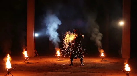 Fire show amazing at night 库存影片 48383002