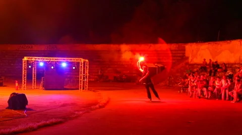 Fire show - dancing with fire Video stock 53535567