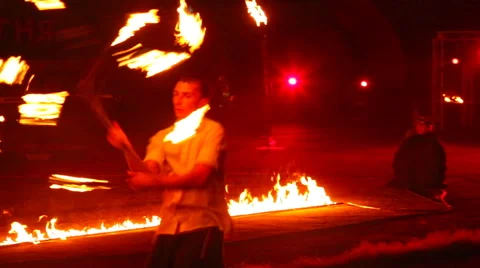 Fire show - dancing with fire Video stock 53535905