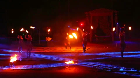 Fire show - dancing with fire Video stock 53538644